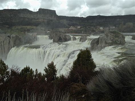 SOUTHERN IDAHO: SHOSHONE FALLS