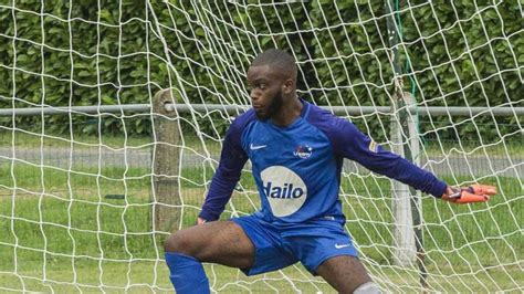 Football Régional 1 Montmorillon Fait Encore Du Surplace Face à Niort Saint Florent 1 1