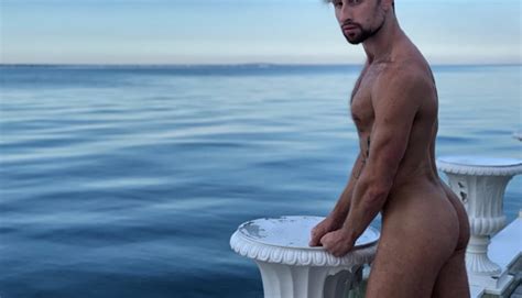 Drew Dixon Cavalca Un Grosso Dildo VIDEO BitchyX