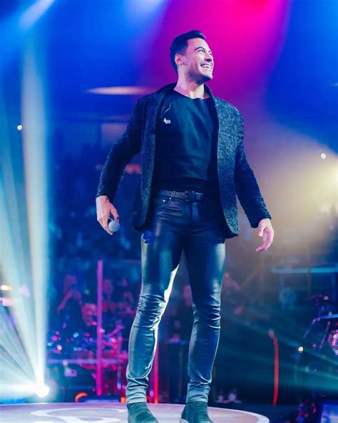 Fan Taclea A Carlos Rivera En Palenque De Mexicali Video