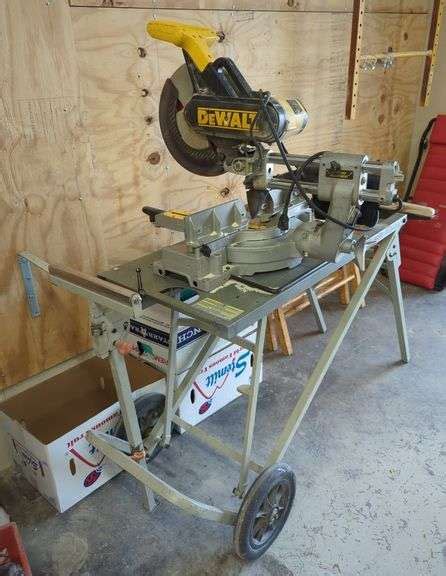 Dewalt 12 Sliding Compound Miter Saw Model Dw708 With Utility