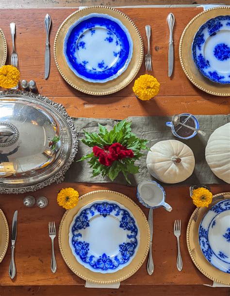 The Thanksgiving Dinner Table Setting - The Art of Doing Stuff