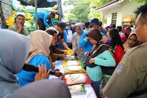 Pastikan Ketersediaan Stok Bahan Pokok Jelang Ramadan Pemkot Surabaya