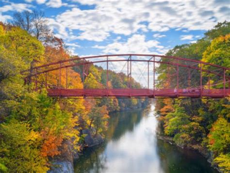 Hiking in Connecticut State Parks | Connecticut State Parks and Forests