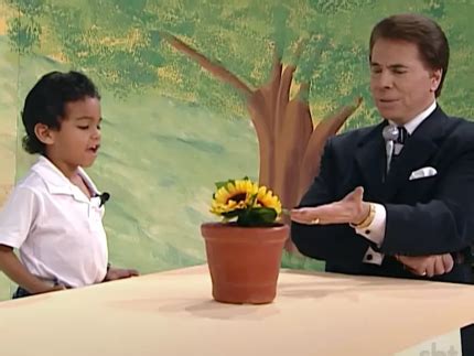 Fã do Raça Negra que virou meme homenageia Silvio Santos Parte da