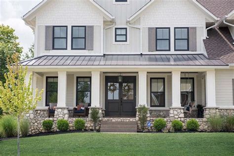 Modern Craftsman Home In Indiana With Farmhouse Chic Accents