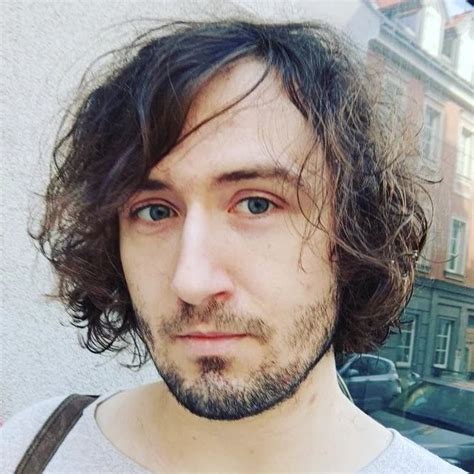 Halder (@very.bored.send.help) on Threads