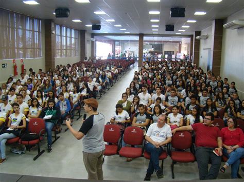 Educa O Alunos Aprendem Ao Mesmo Tempo Em Que Se Divertem Em Aul Es