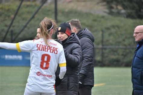 Vidéo La place des femmes dans le monde du foot au centre d une table