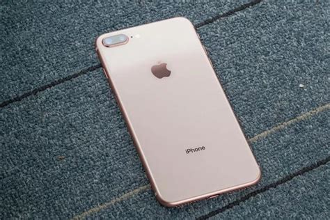 Iphone 8plus價格已跌至「白菜價」，僅存一優勢，已敵不過華為？ 每日頭條