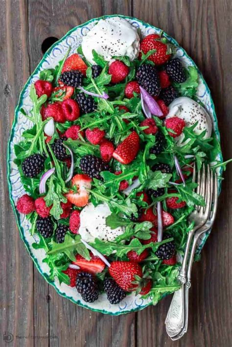 5 Minute Berry Salad BEST Summer Salad The Mediterranean Dish