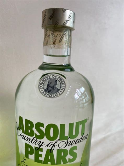 Absolut Vodka Pears L Food Drinks Alcoholic Beverages On Carousell