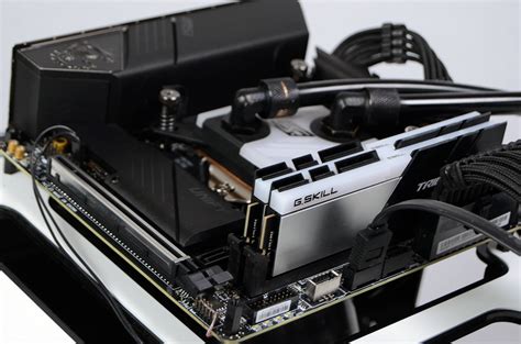 MSI MEG Z490I Unify Review Installation Test Setup TechPowerUp