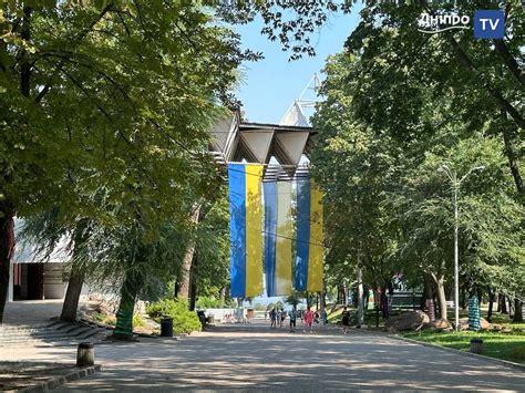 Парки Дніпра вже почали прикрашати до Дня Незалежності України - Новини ...
