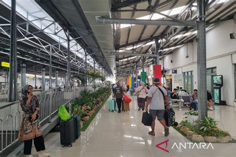 Seorang Terduga Teroris Ditangkap Di Stasiun Solobalapan ANTARA News