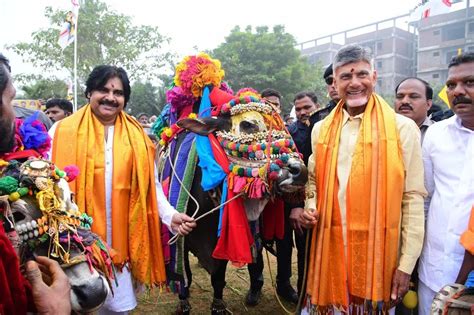 Sankranti Celebrations Begin In Telugu States With Bhogi Thebetterandhra