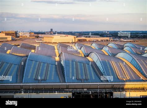 Heathrow Terminal 2 Stock Photo Alamy