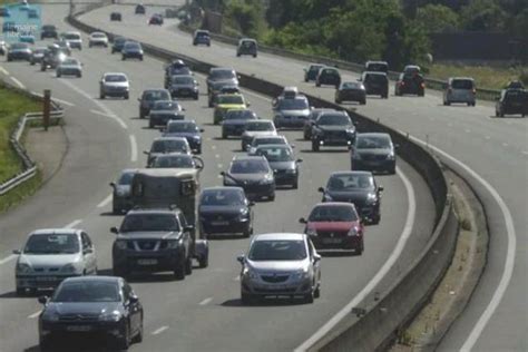 Circulation Un Samedi Rouge Sur La Route Des Vacances Le Mans