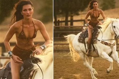 Bella Hadid bikini üstü ve mini şortla at üzerinde poz verdi Haberler