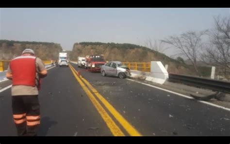 Mueren Tres Personas Tras Accidente En Carretera Gdl Colima El