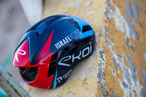 Isra L Premier Tech Aura Des Casques Eko Personnalis S Pour Le Giro