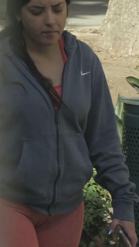 Lovely Latina In Leggings Cameltoe Spandex Leggings Yoga Pants Forum