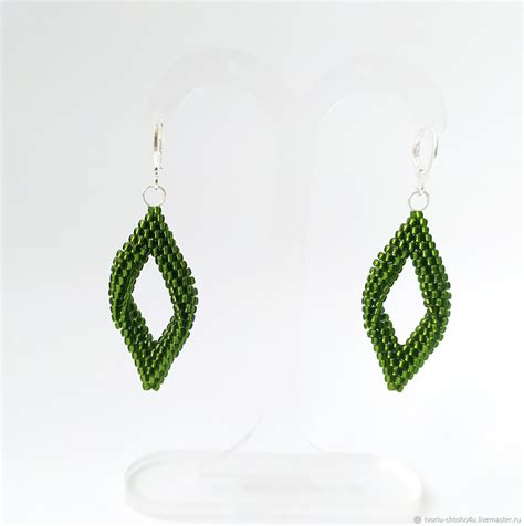 Серьги листики из бисера - 66 фото