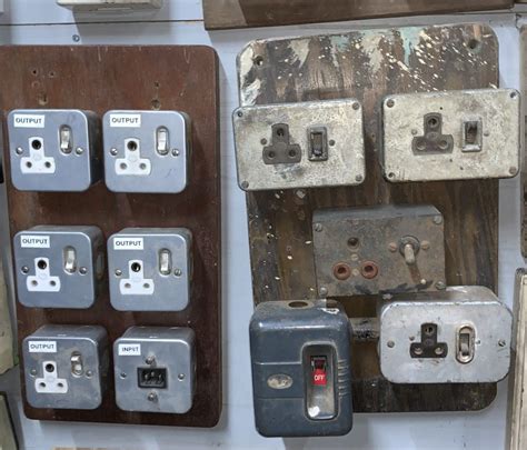 Thbfbs01 Electrical Fuse Boxes Meter Boxes And Switches Assorted Periods Types • Trevor Howsam