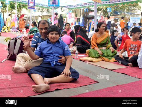 Autisme bangladesh Banque de photographies et dimages à haute