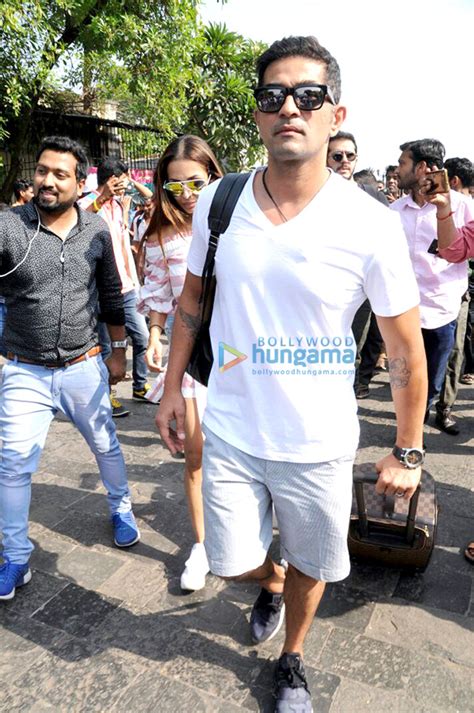 Shah Rukh Khans Birthday Party Attendees Return From Alibaug 2