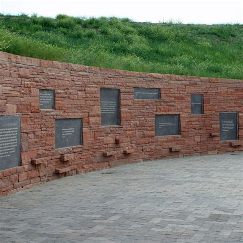 Columbine Pictures: Reliving the Day's Events - 671zlhd