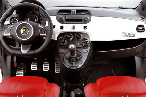 Fiat Interieur_Fiat-500-Abarth_26 photo en Haute Définition