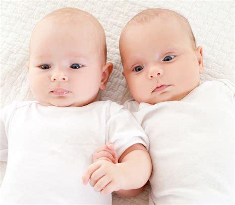 Very Early Signs and Symptoms of Having TWINS