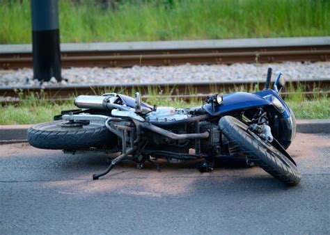 Tragiczny Wypadek W Zgierzu Na Dk Nie Yje Motocyklista Zdj Cia