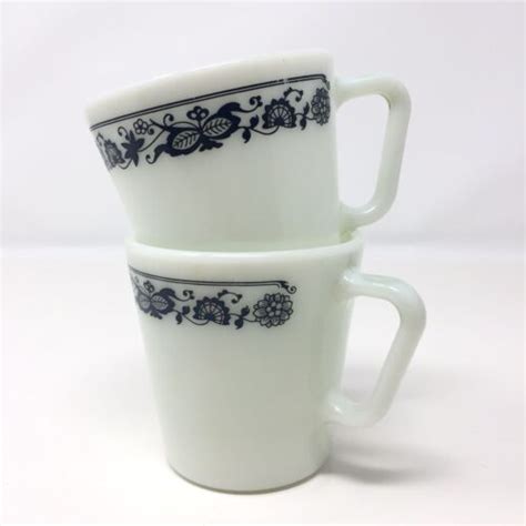 Set Of Corning Pyrex Corelle Old Town Blue Onion Coffee Cup Mugs