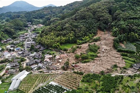 Giappone Piogge Torrenziali E Alluvioni Nel Sud Del Paese Sei Morti