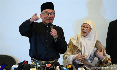 Kerajaan Sendiri Bawa Usul Uji Keabsahan Anwar Sebagai Pm