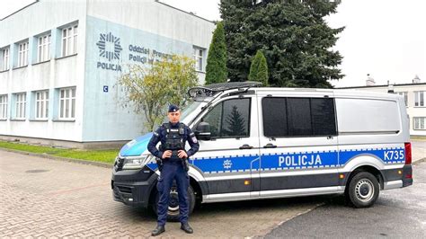 Policjant jechał na służbę Po drodze zatrzymał pijanego kierowcę BMW