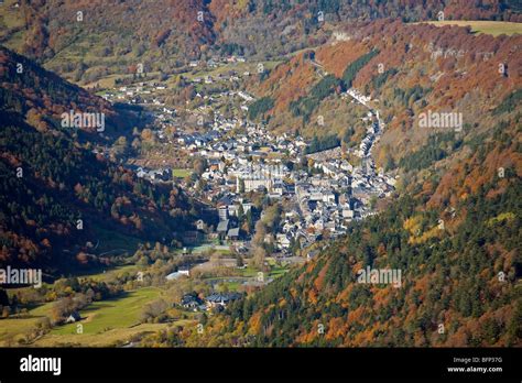 En automne la station thermale du Mont Dore photographié par le point