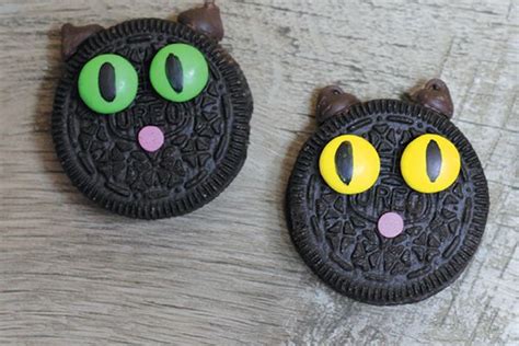 Diy Cat Oreo Cookies Cat Cookies Oreo Cat Holiday Theme Food