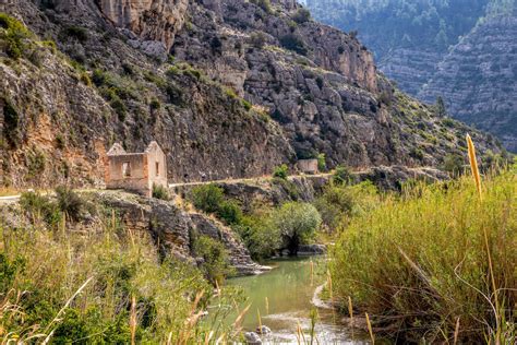 Vía verde del Serpis 40 kilómetros del interior a la costa valenciana