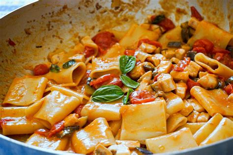 Paccheri Con Pesce Spada Melanzane E Pomodorini La Ricetta Perfetta