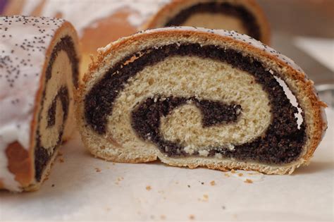 How To Eat Properly Makowiec Polish Poppy Seed Roll