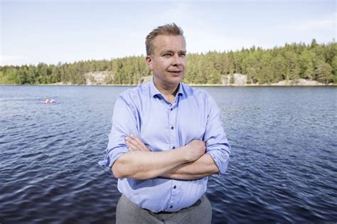 T Llainen On Keskustan Puheenjohtajaksi Valittu Antti Kaikkonen