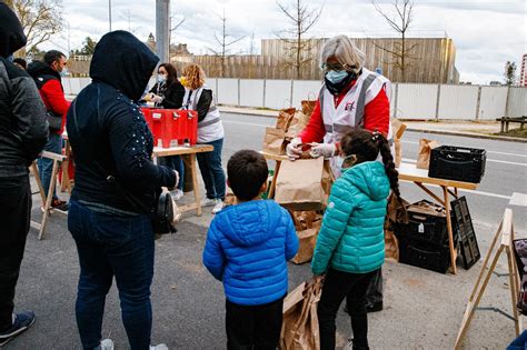 De l aide alimentaire à l aide à la personne le coeur battant des