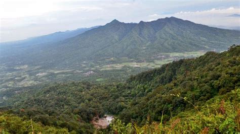 Ternyata Ini Asal Usul Nama Dan Legenda Gunung Pulosari Letaknya Di