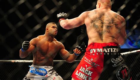 UFC free fight: Alistair Overeem dismantles Brock Lesnar at UFC 141