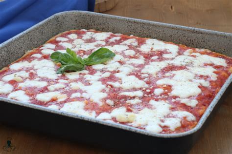 Pizza Margherita In Teglia Senza Impasto Ricetta Lievitata