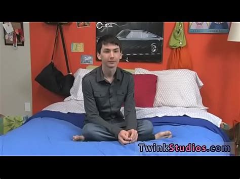 Tv Gay Sex Movie Colby London Is Sitting In Sofa Giving An Interview Xvideos