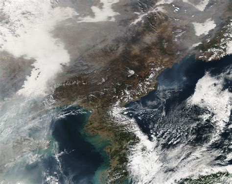 Smog disrupts life in northeast China on EarthSky | Earth | EarthSky